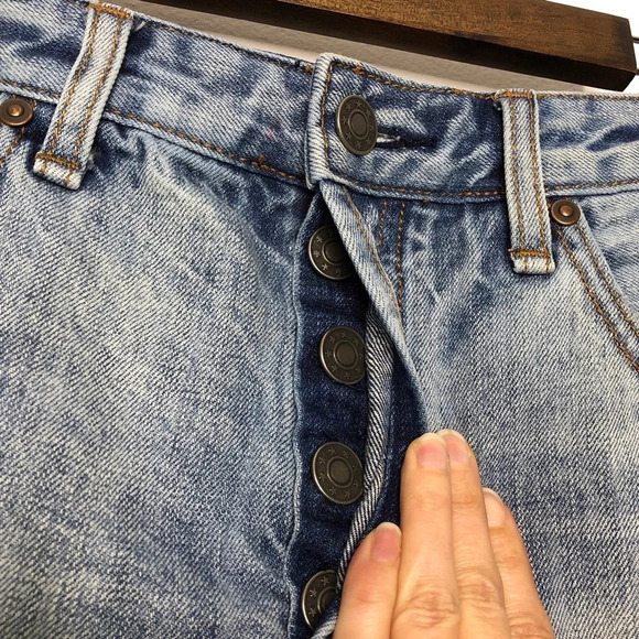 Free People Uptown High Rise Button Fly Frayed Hem Denim Shorts Size 30 - Picture 3 of 9